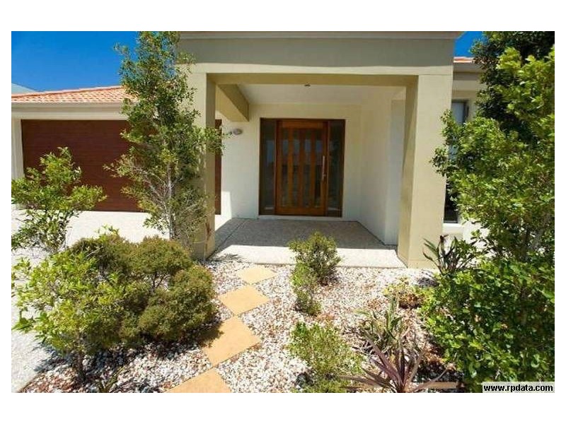 17 Fitzroy Ct, Kawana Waters QLD 4575