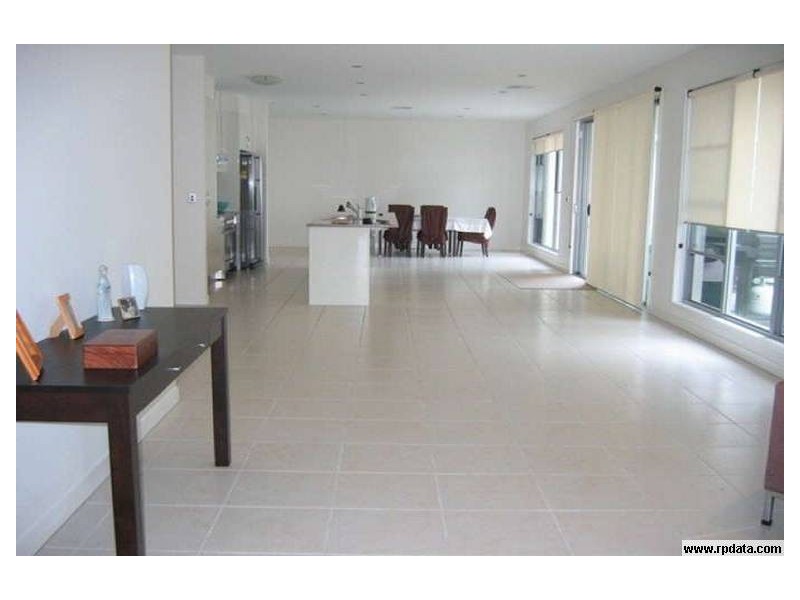 17 Fitzroy Ct, Kawana Waters QLD 4575