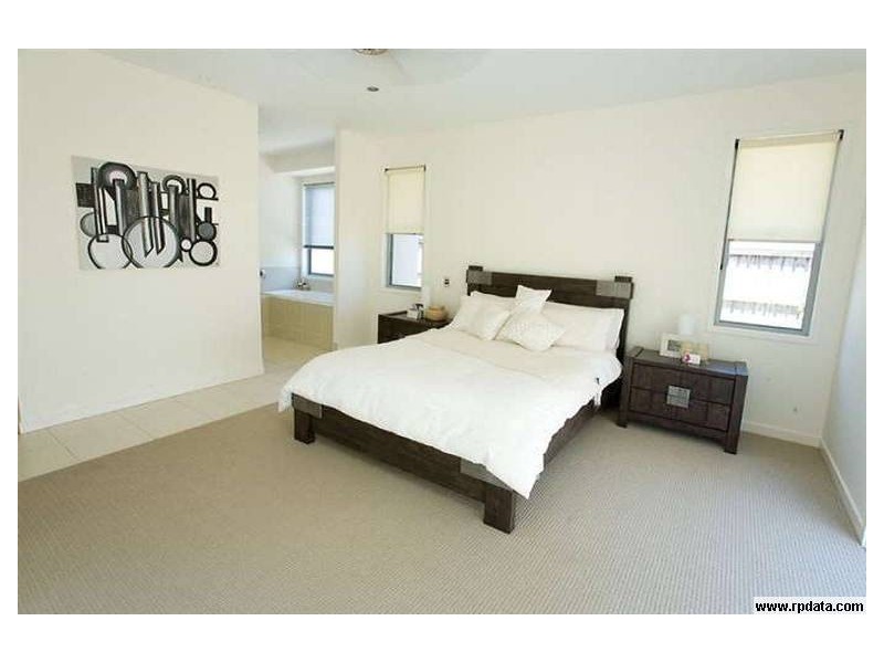 17 Fitzroy Ct, Kawana Waters QLD 4575