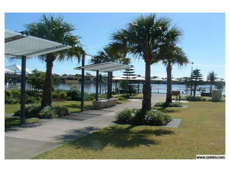 17 Fitzroy Ct, Kawana Waters QLD 4575