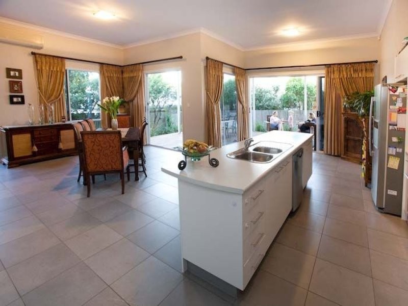 6 White Cedar Drive, Meridan Plains QLD 4551