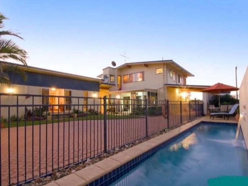 21 Bradman Avenue, Maroochydore QLD 4558