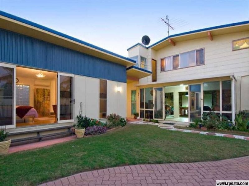 21 Bradman Avenue, Maroochydore QLD 4558