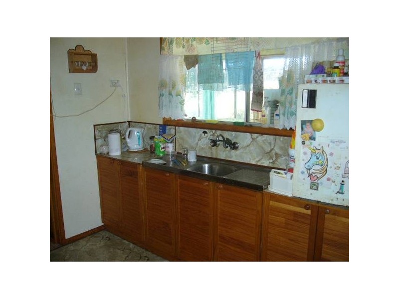 1 Creek Street, Blackbutt QLD 4306