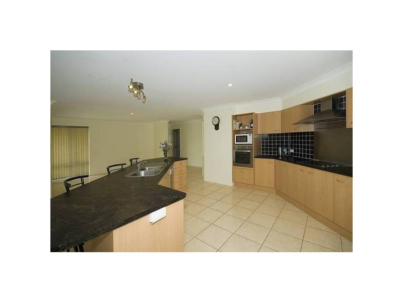 92 Wallum Drive, Parkinson QLD 4115
