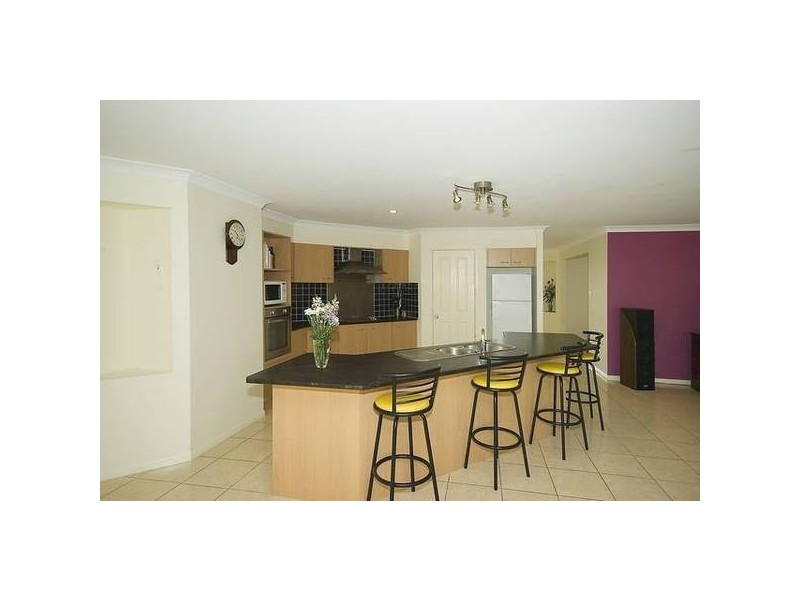 92 Wallum Drive, Parkinson QLD 4115