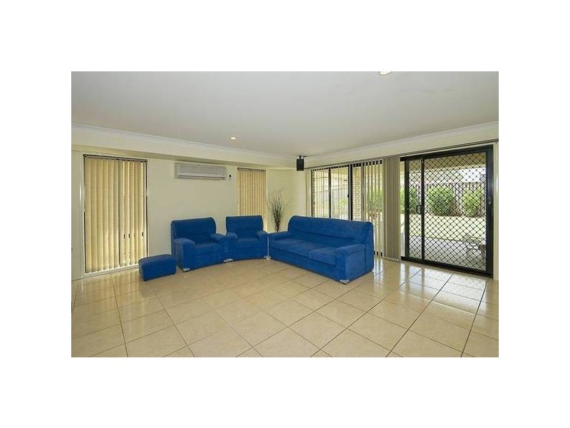 92 Wallum Drive, Parkinson QLD 4115