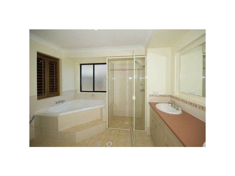 92 Wallum Drive, Parkinson QLD 4115