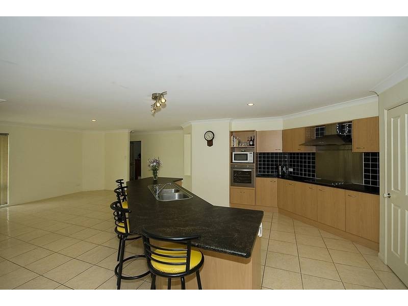 92 Wallum Drive, Parkinson QLD 4115
