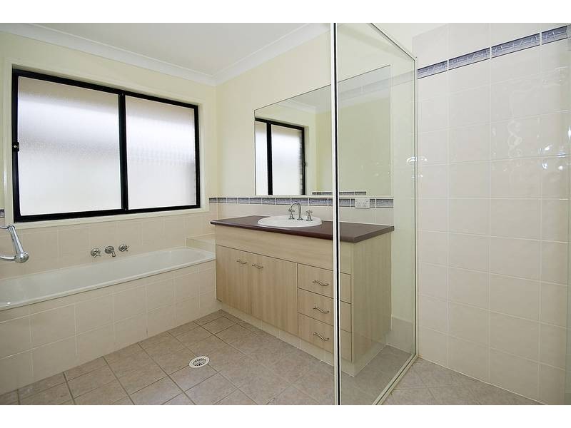 92 Wallum Drive, Parkinson QLD 4115