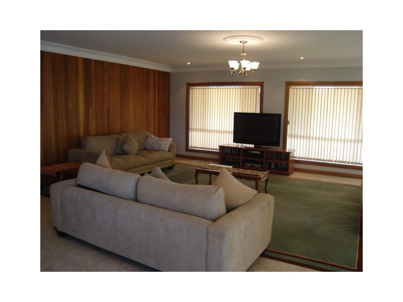 2 EXMOOR PLACE, Blairmount NSW 2559