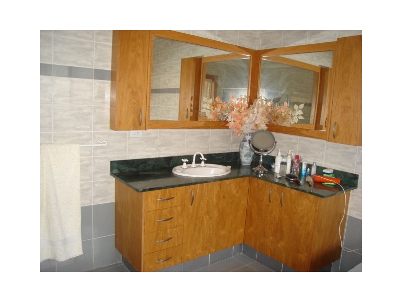 2 EXMOOR PLACE, Blairmount NSW 2559
