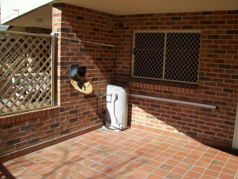 8/11 OXFORD STREET, Blacktown NSW 2148