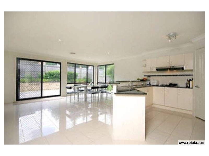 10 AYLSFORD STREET, Stanhope Gardens NSW 2768