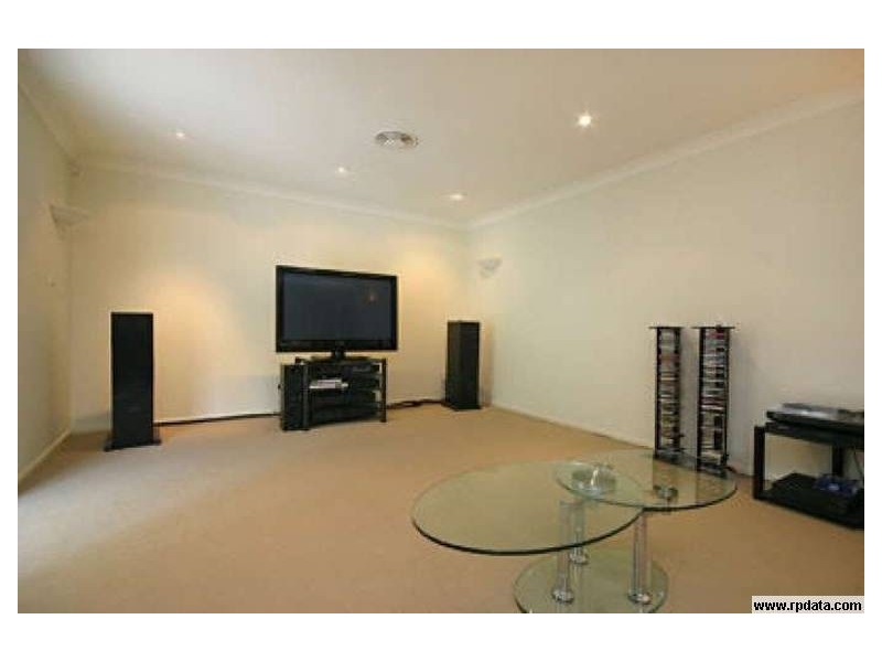 10 AYLSFORD STREET, Stanhope Gardens NSW 2768