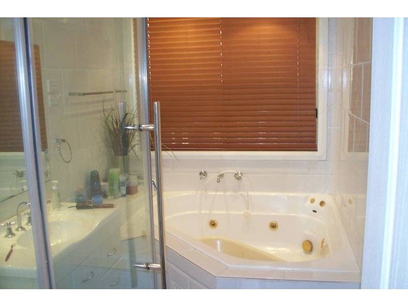 22 MASLIN CRESCENT, Quakers Hill NSW 2763