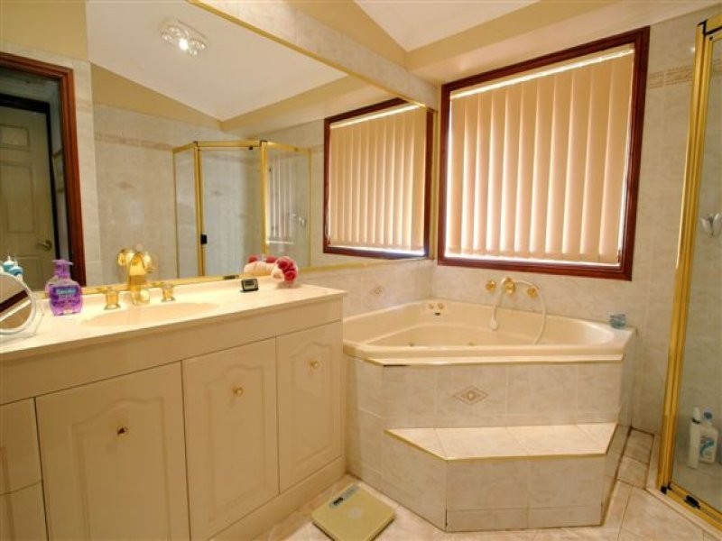 106 Gilbert Rd, Glenhaven NSW 2156