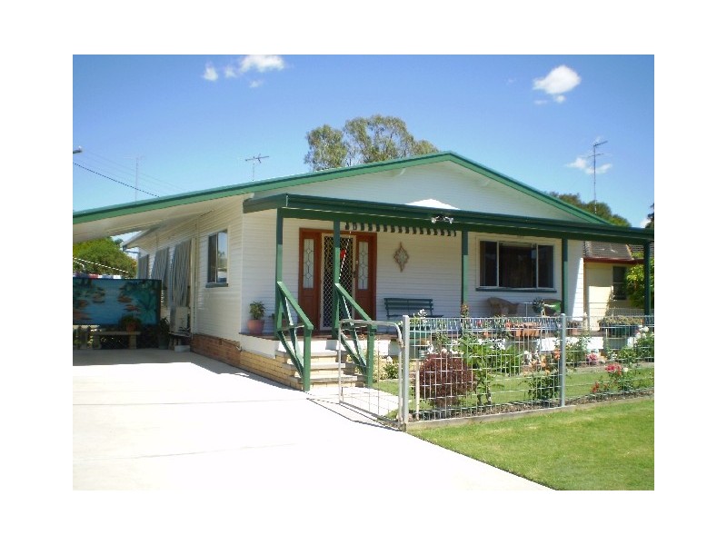 1 Buckland Ave, Cessnock NSW 2325