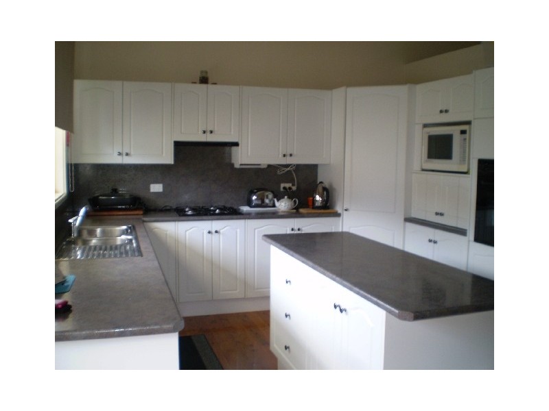 1 Buckland Ave, Cessnock NSW 2325