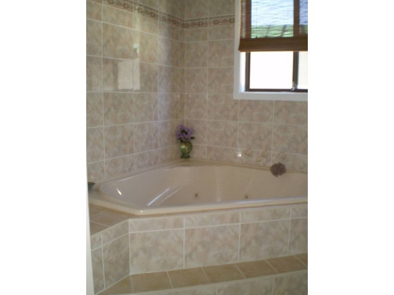 1 Buckland Ave, Cessnock NSW 2325
