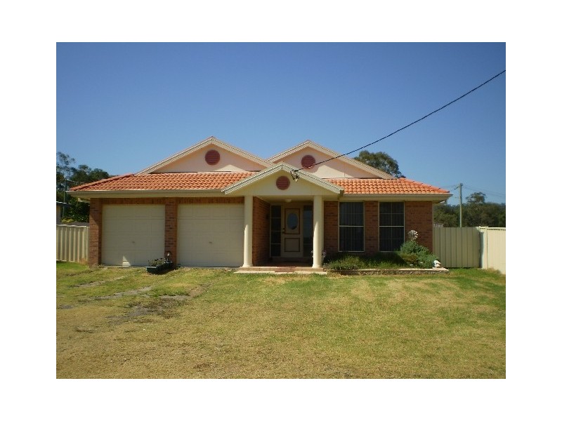 16 Stuart St, Abernethy NSW 2325