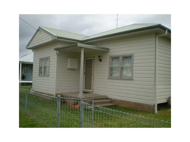 7 Third St, Cessnock NSW 2325