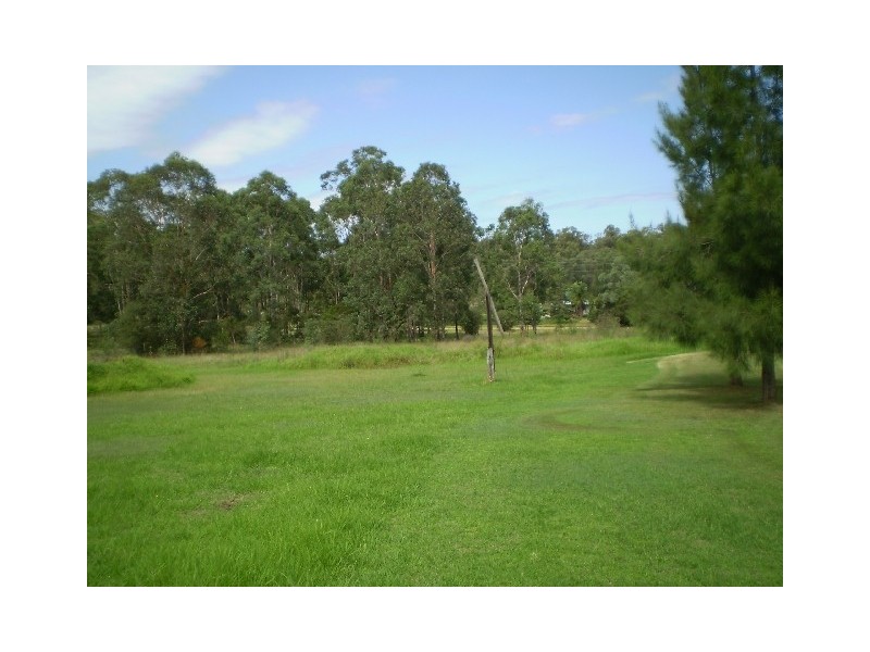 11 Tunnel Rd, Cessnock NSW 2325