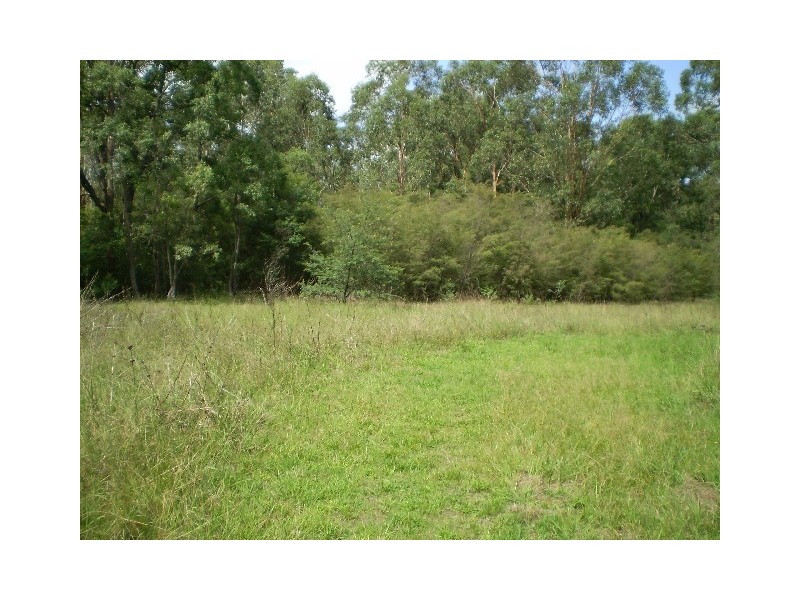 11 Tunnel Rd, Cessnock NSW 2325