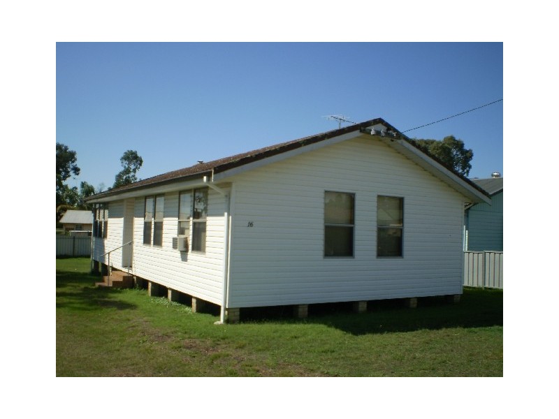 16 Balmoral Ave, Cessnock NSW 2325