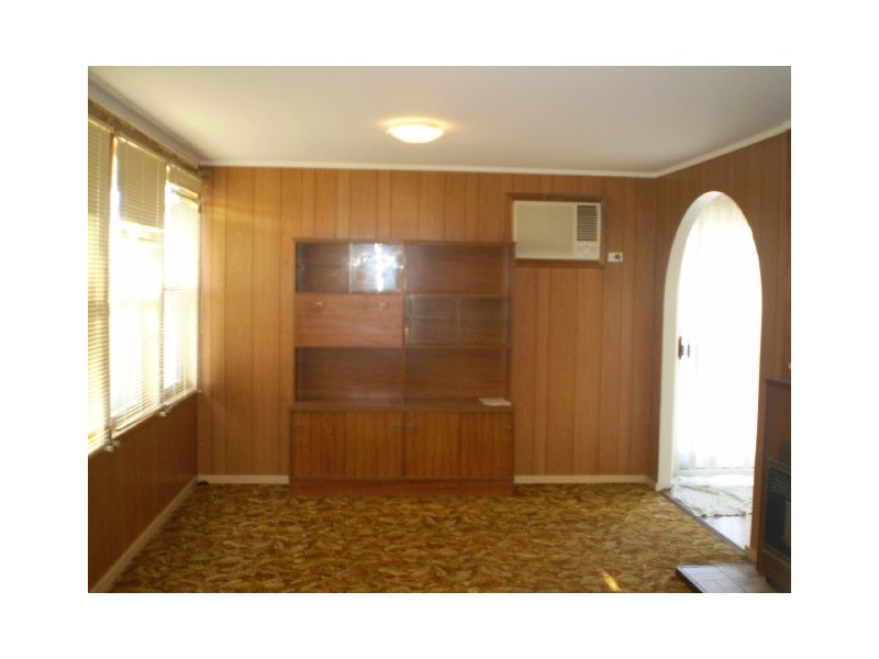 16 Balmoral Ave, Cessnock NSW 2325