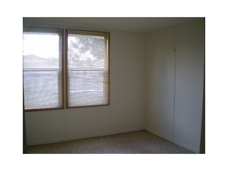 16 Balmoral Ave, Cessnock NSW 2325