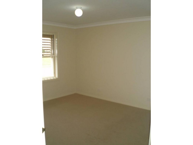 2/2 Robinia Way, Cessnock NSW 2325