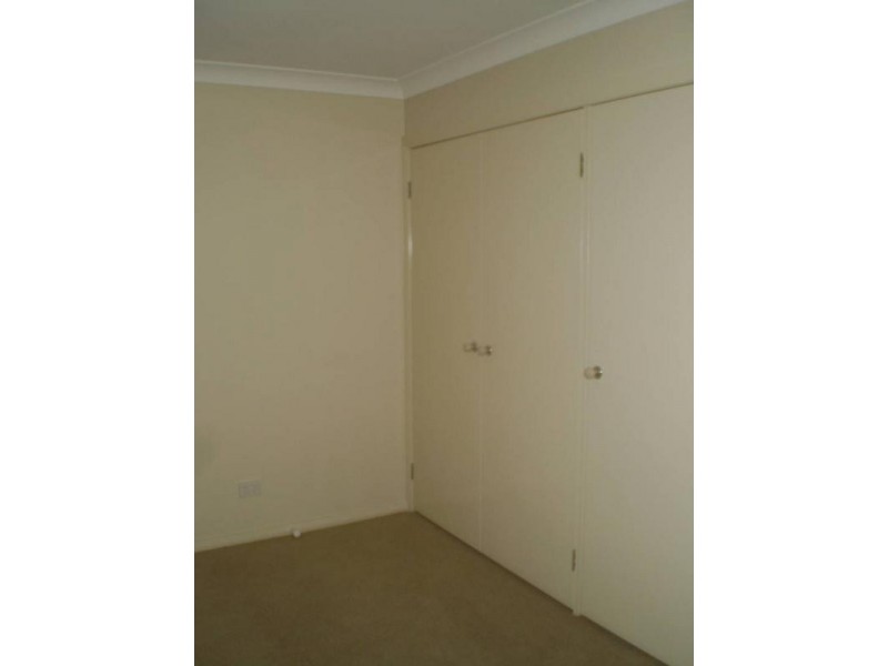 2/2 Robinia Way, Cessnock NSW 2325