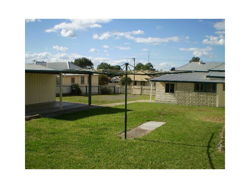 33 Love St, Cessnock NSW 2325