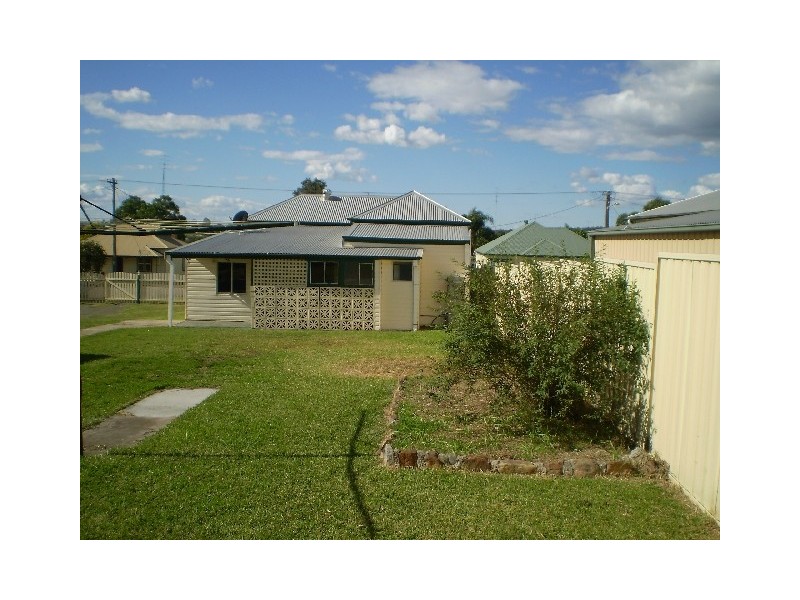 33 Love St, Cessnock NSW 2325
