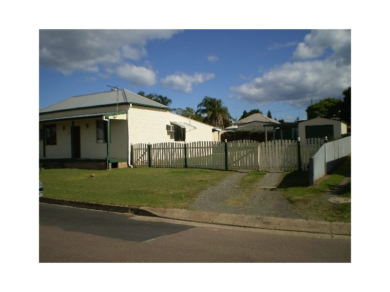 33 Love St, Cessnock NSW 2325