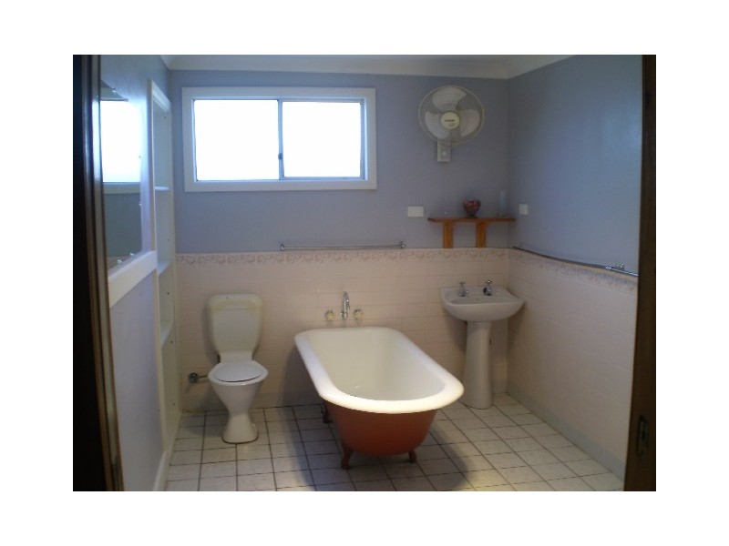 33 Love St, Cessnock NSW 2325