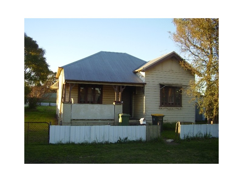 16 Edgeworth St, Cessnock NSW 2325