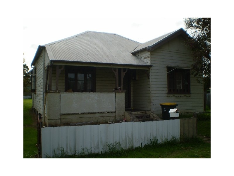 16 Edgeworth St, Cessnock NSW 2325