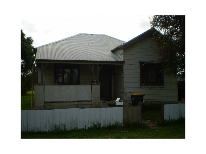 16 Edgeworth St, Cessnock NSW 2325