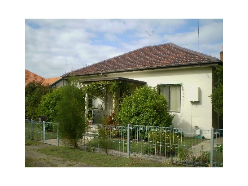 13 Gordon Ave, Cessnock NSW 2325