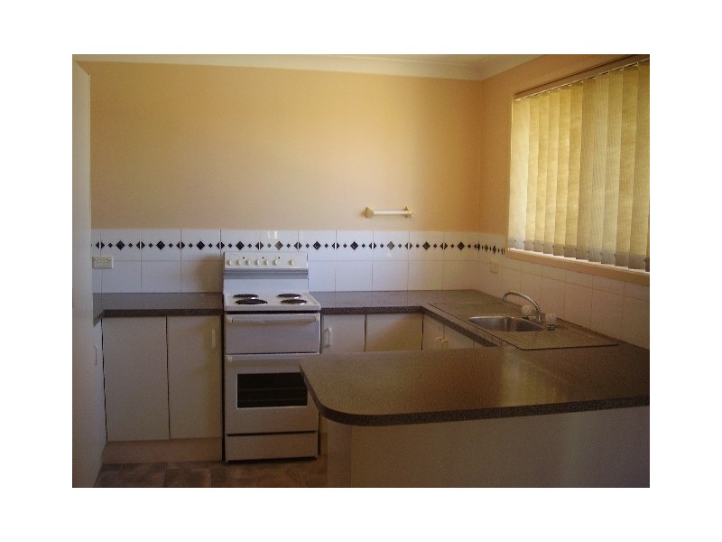 2/12 Michael St, Cessnock NSW 2325