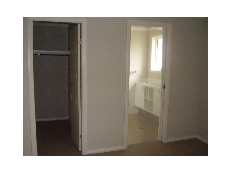 1/10 Robinia Way, Cessnock NSW 2325