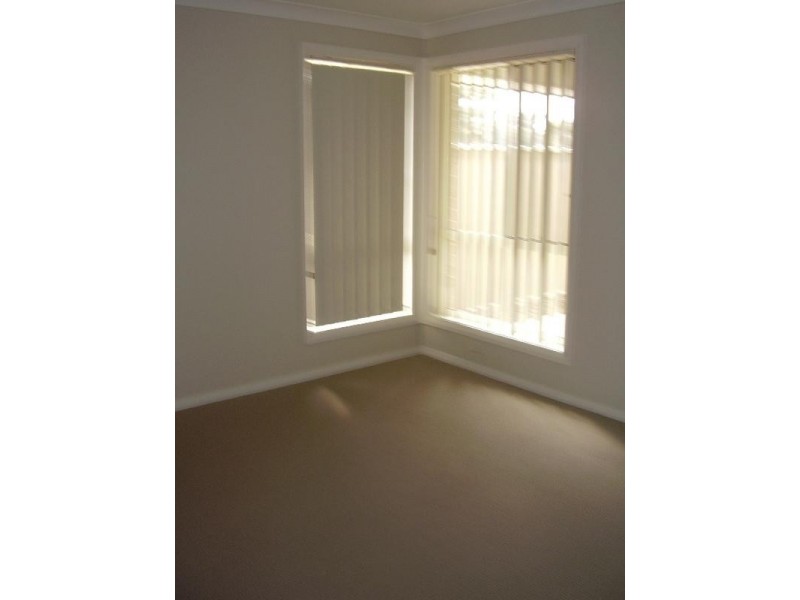 1/10 Robinia Way, Cessnock NSW 2325