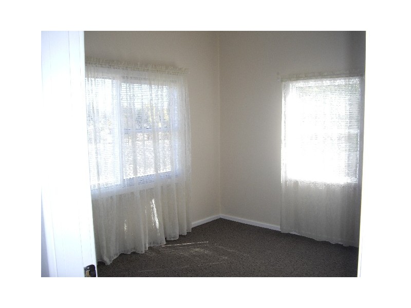 36 Vernon St, Cessnock NSW 2325