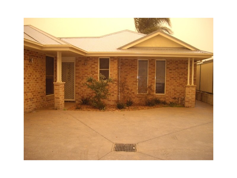 32a Burnett St, Cessnock NSW 2325