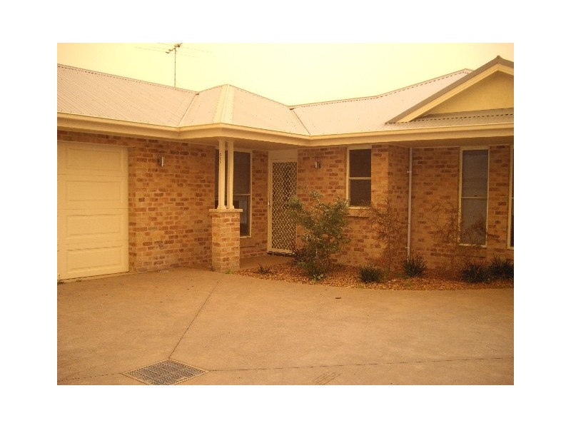 32a Burnett St, Cessnock NSW 2325
