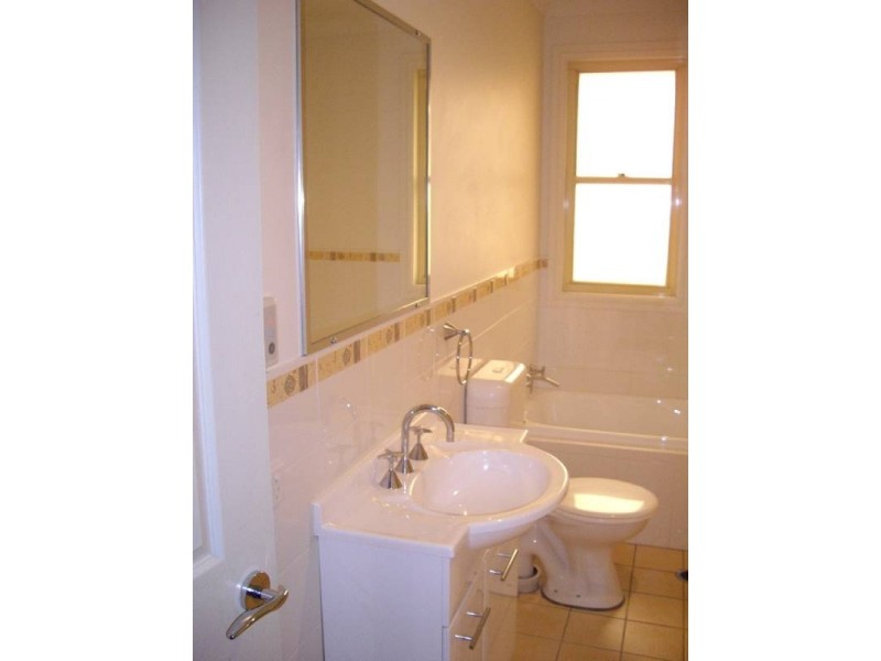 32a Burnett St, Cessnock NSW 2325