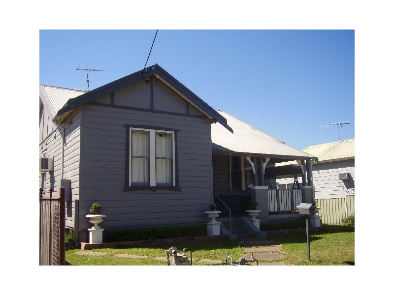 8 Attwater Ave, Cessnock NSW 2325