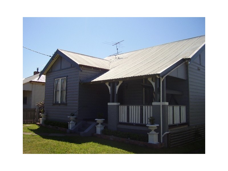 8 Attwater Ave, Cessnock NSW 2325